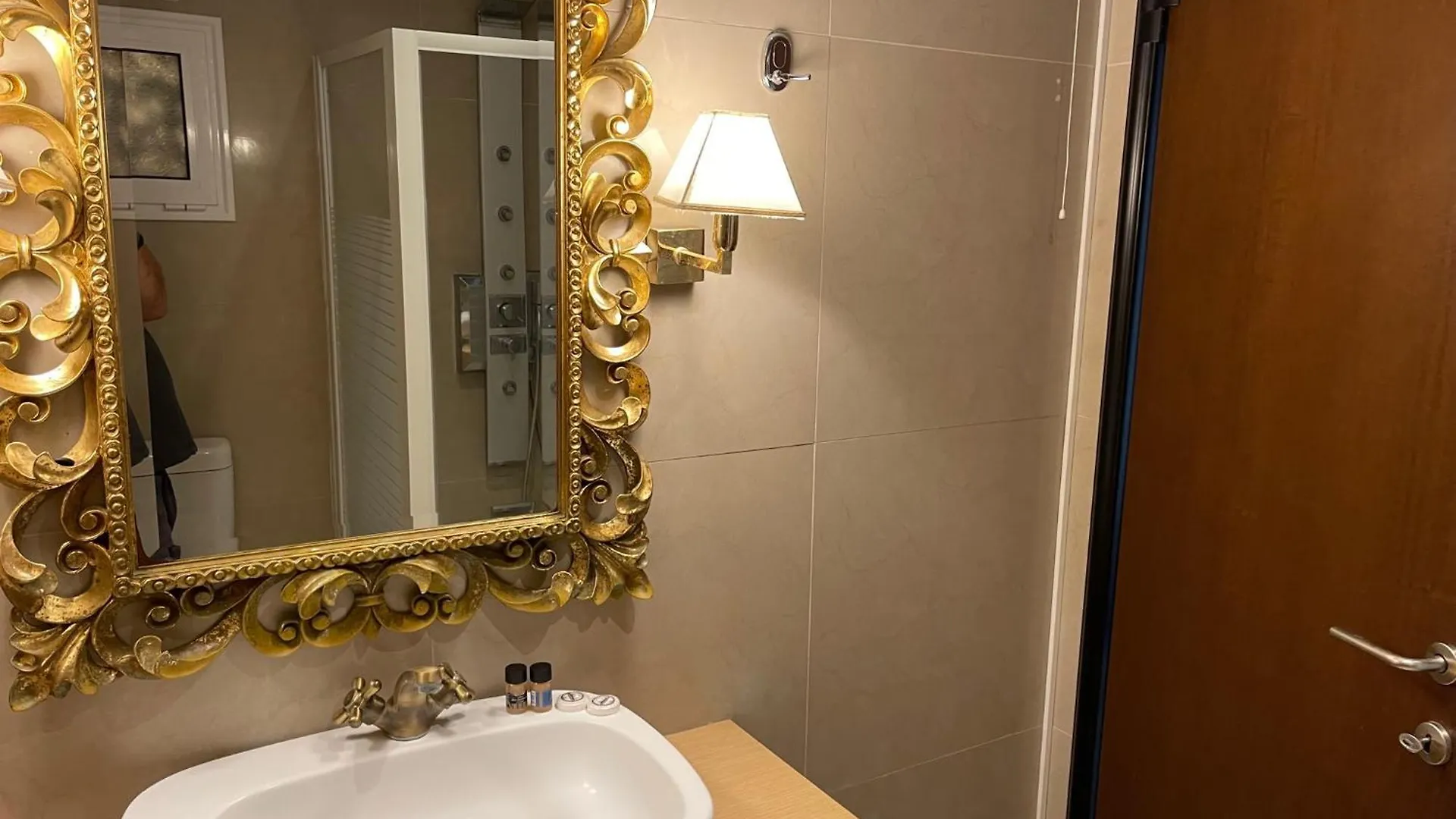 Plaza Hotel Chaniotis 3*,